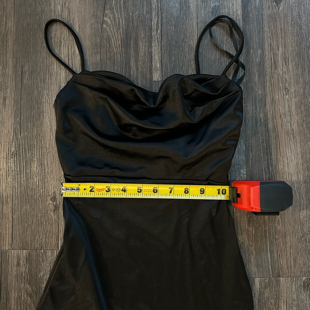 Elegant Windsor Black Satin Strap Dress - Picture 5 of 6